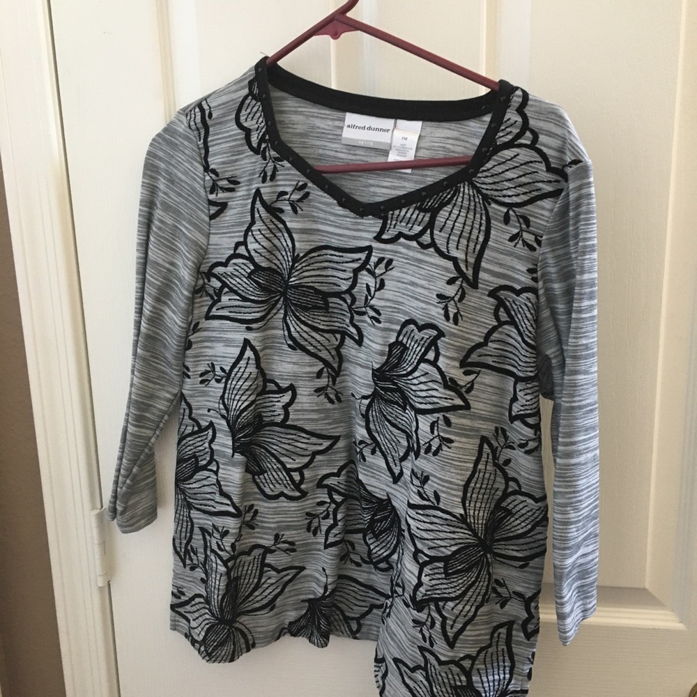 FINAL MARKDOWN Alfred dunner top petite medium